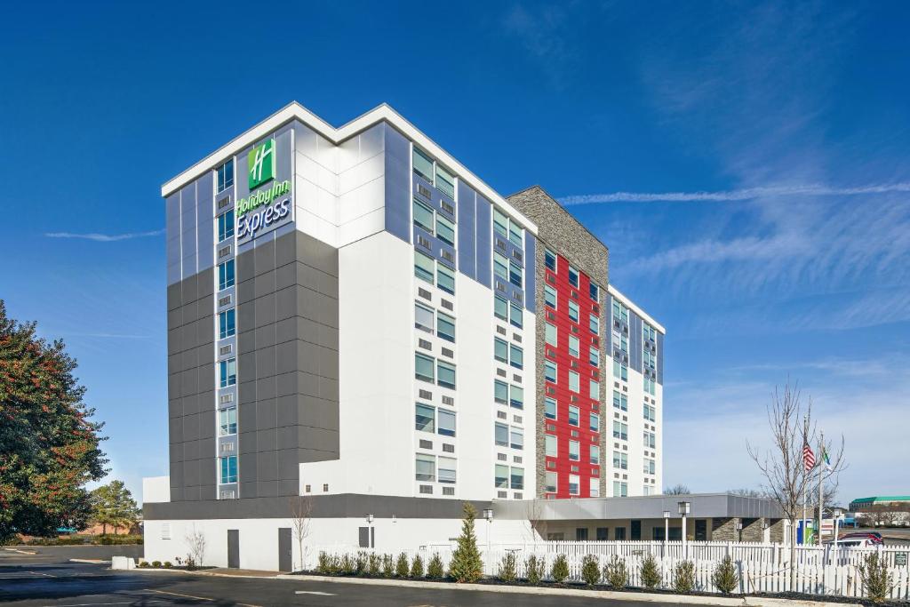 Holiday Inn Express Richmond – Midtown, an IHG Hotel
